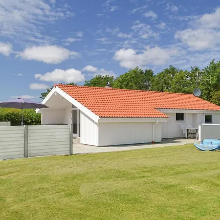 2 Bedroom Amazing In Holiday home